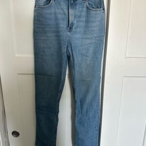 Abercrombie- The 90’s Straight Ultra High Rise